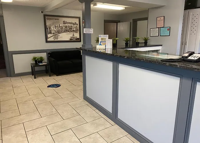 Super 8 By Wyndham Normal Hotel Bloomington