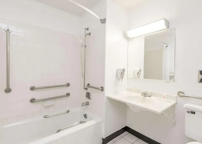 Super 8 By Wyndham Normal 2* Bloomington